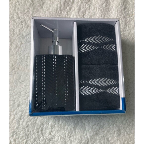 Modern Black Lotion Pump & Finger Towels Set – Stylish Bathroom Upgrade - Picture 7 of 8
